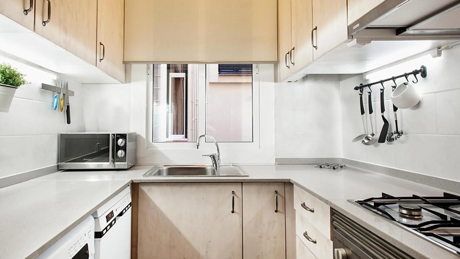 Midtown Luxury Apartments By Sweett Barcelona 0*,  Espanha