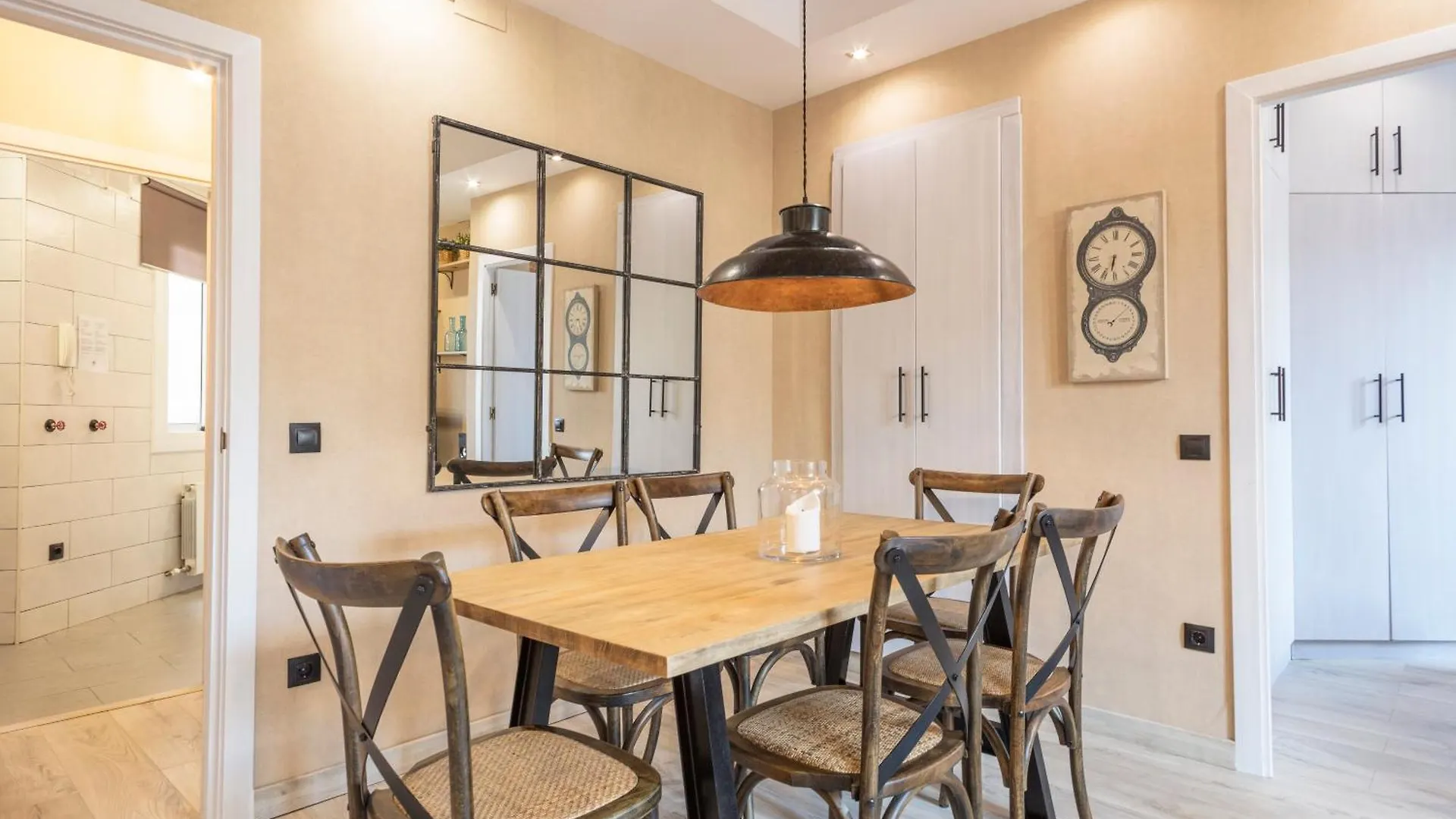 Midtown Luxury Apartments By Sweett Barcelona 0*,  Espanha